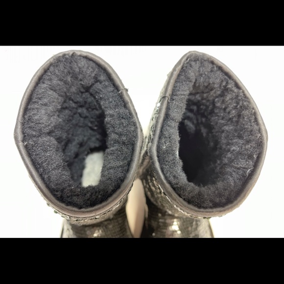 UGG 3161 Classic Short Black Sequin Sparkle Sheepskin Lined Boots Women’s Size 5 - Picture 9 of 14